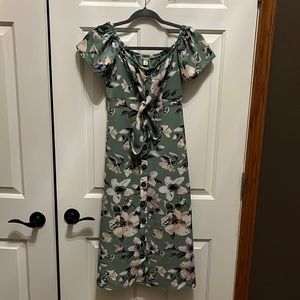 MIDI green floral dress with tie front detail